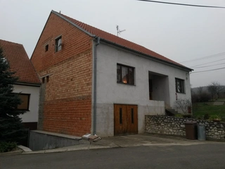 Spoluvlastnický podíl 1/2 RD Přítluky, ul. Uličky