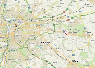 Id. spoluvlastnický podíl 1/18 na pozemcích v k.ú. Újezd nad Lesy o celkové výměře 5647 m2