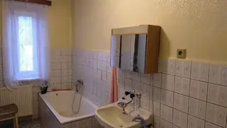 Spoluvlastnický podíl id. 1/2 k RD s garáží a zahradou, Habry