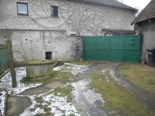 Spoluvlastnický podíl id. 1/2 k RD s garáží a zahradou, Habry