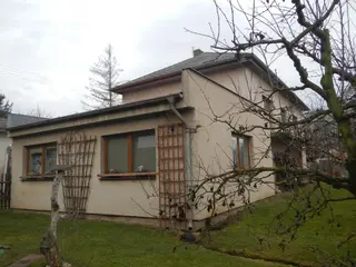 Spoluvlastnický podíl id. 1/2 k RD s garáží a zahradou, Habry
