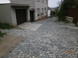 Spoluvlastnický podíl id.1/2 na RD 1+1  Olomouc - Droždín 