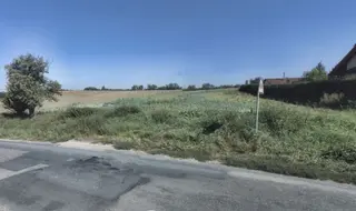 Spoluvlastnický podíl id 1/2 pozemku - Nebovidy u Brna