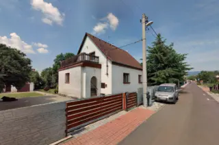 Spoluvlastnický podíl id. 1/4 RD a pozemků Lahošť, okres Teplice
