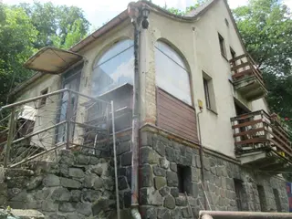 Spoluvlastnický podíl id. 13/16 RD Hradištko pod Medníkem, okres Praha-západ