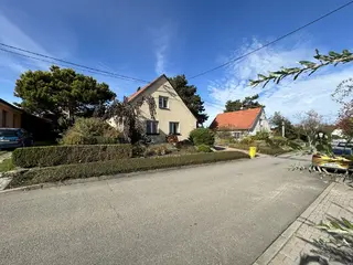 Spoluvlastnický podíl id 1/6 na RD se zahradou Nenkovice