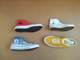 Sportovní vybavení streetwear - Unique Customer Zone s.r.o.. Vrchlabí