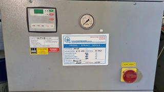 NIKI 12 - Šroubový kompresor Schneider Air-Master AM15-10B, se sušičkou Donaldson Filtration
