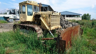 Stavební stroj DOZER T130