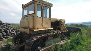 Stavební stroj DOZER T130