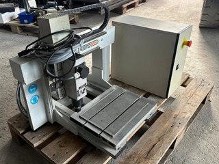 ZM 10 Stolní 3D CNC frézka COMAGRAV MT Profi