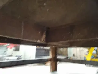 PŽSK 30. Stůl ocelový se svěrákem