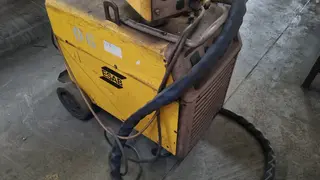 PŽSK 124. Svářečka ESAB LAX 380W / MEK 4