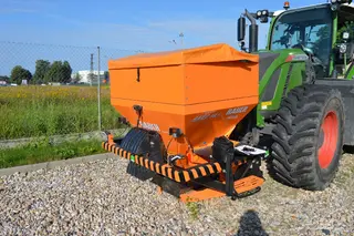SGEF 02. Sypač Rauch AXEO 18.1 Q-200 HydroControl 