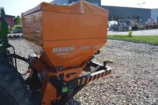 SGEF 02. Sypač Rauch AXEO 18.1 Q-200 HydroControl 