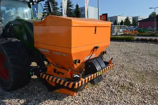 SGEF 02. Sypač Rauch AXEO 18.1 Q-200 HydroControl 
