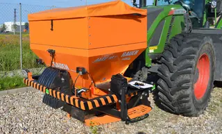 SGEF 02. Sypač Rauch AXEO 18.1 Q-200 HydroControl 