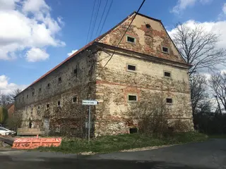 Sýpka Červený Hrádek u Bečvár, okres Kolín