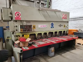 PŽSK 08. Tabulové nůžky Strojáren Piesok NTH 3150/10A