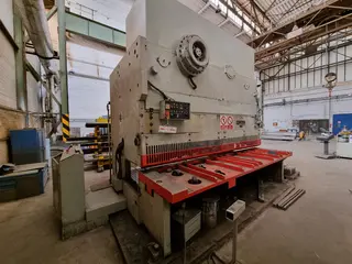 PŽSK 07. Tabulové nůžky Strojáren Piesok NTH 3150/25C