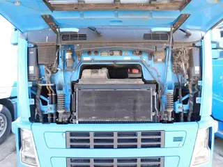 Tahač návěsů VOLVO 2 - AUTOTRANS PETROL s.r.o.