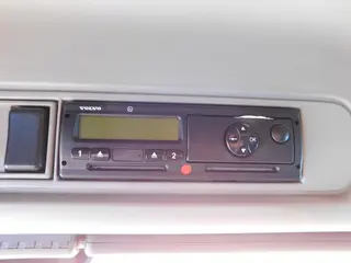 Tahač návěsů VOLVO 2 - AUTOTRANS PETROL s.r.o.