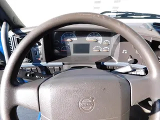 Tahač návěsů VOLVO 2 - AUTOTRANS PETROL s.r.o.
