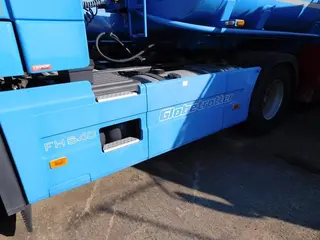 Tahač návěsů VOLVO - AUTOTRANS PETROL s.r.o.