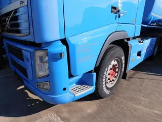 Tahač návěsů VOLVO - AUTOTRANS PETROL s.r.o.