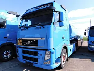 Tahač návěsů VOLVO - AUTOTRANS PETROL s.r.o.