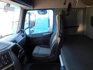 Tahač návěsů VOLVO - AUTOTRANS PETROL s.r.o.