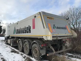 Tahač Scania a návěs sklápěčkový Wielton