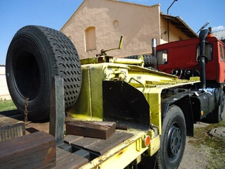 TATRA T815 tahač návěsů+Návěs speciální podvalníkový
