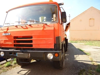 TATRA T815 tahač návěsů+Návěs speciální podvalníkový