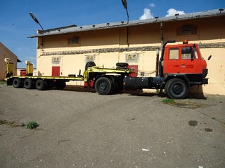TATRA T815 tahač návěsů+Návěs speciální podvalníkový