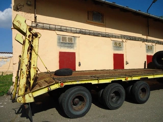 TATRA T815 tahač návěsů+Návěs speciální podvalníkový
