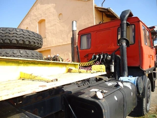 TATRA T815 tahač návěsů+Návěs speciální podvalníkový