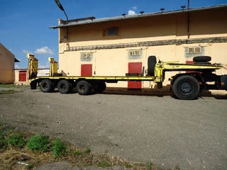 TATRA T815 tahač návěsů+Návěs speciální podvalníkový