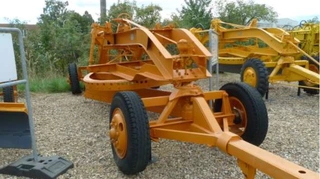 Tažný grejdr D20BM