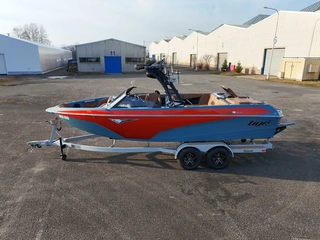 JS 01 Tigé Z3 motorový člun