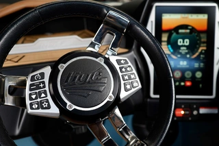 JS 01 Tigé Z3 motorový člun