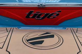 JS 01 Tigé Z3 motorový člun