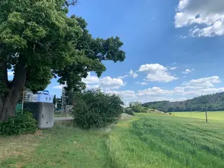 Pozemky Tišnov - aukce 1:  zemědělská půda 7.233m2, spoluvlastnický podíl id. 1/12 k p.č. 2493/183 