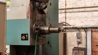 Moneta 02. UNIVERZÁLNÍ HORIZONTÁLNÍ CNC VYVRTÁVACÍ STROJ WHN 13