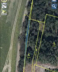 Pozemek 1093/22 Veliny a podíl 1/3 na pozemku 965/12, okres Pardubice