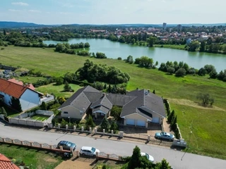 Nadstandardně řešený rodinný dům v obci Dobříš, okr. Příbram