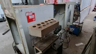 INTORA 03. Vertikální obráběcí centrum s příslušenstvím HAAS Mini Mill
