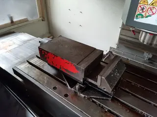 INTORA 01. Vertikální obráběcí centrum s příslušenstvím HAAS VF-4