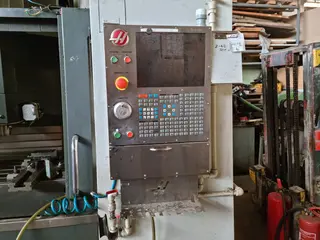 INTORA 01. Vertikální obráběcí centrum s příslušenstvím HAAS VF-4