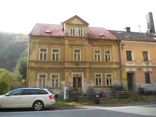 Vícegenerační RD s garáží k rekonstrukci, Loket